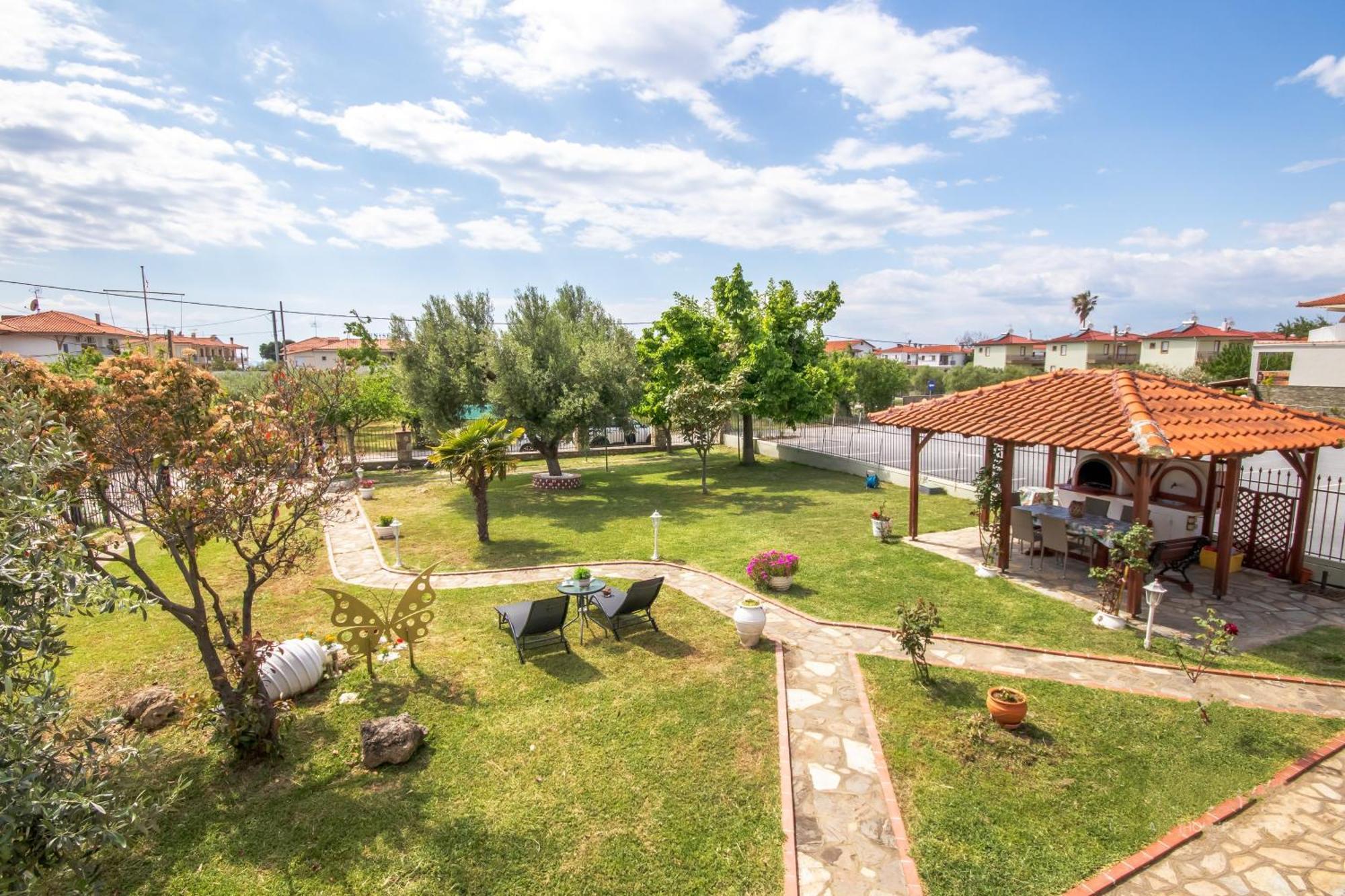 Private 6-Bdrm Villa With Garden 150M To Beach Paradisos Exteriör bild