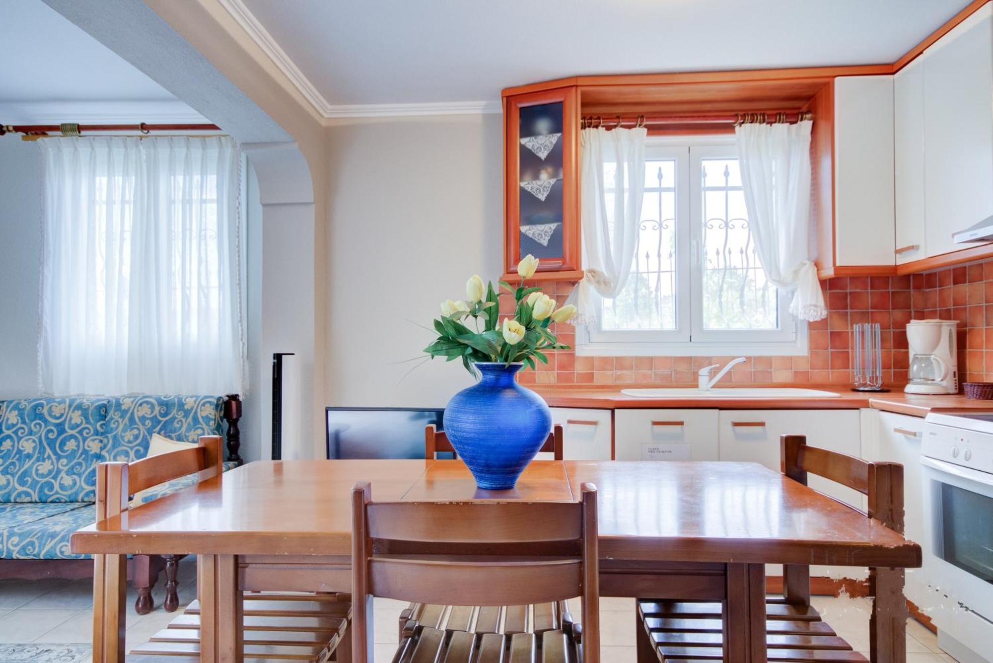 Private 6-Bdrm Villa With Garden 150M To Beach Paradisos Exteriör bild