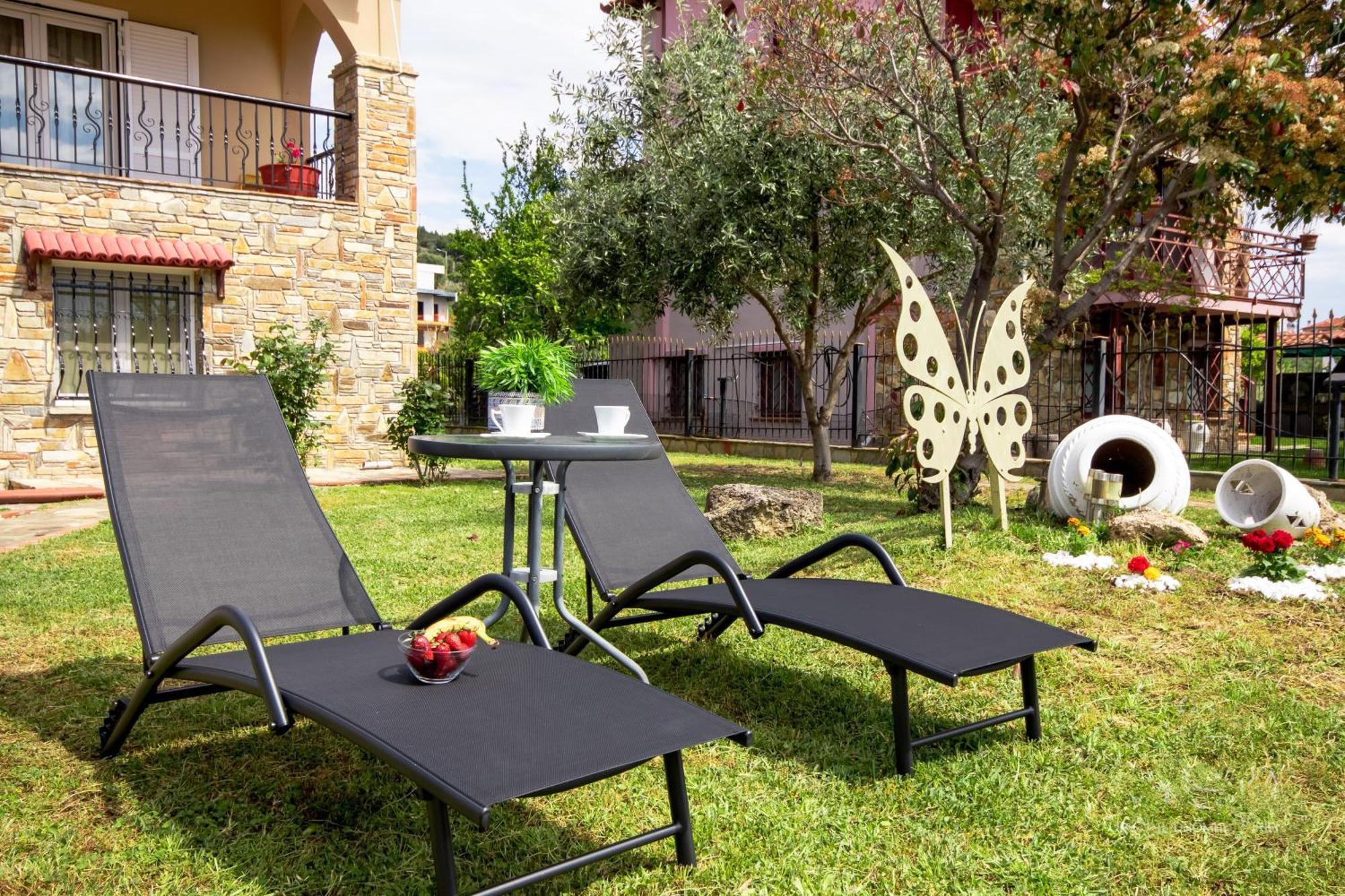 Private 6-Bdrm Villa With Garden 150M To Beach Paradisos Exteriör bild